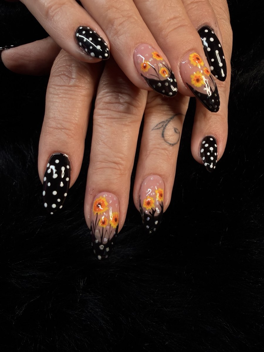Detailed nail art