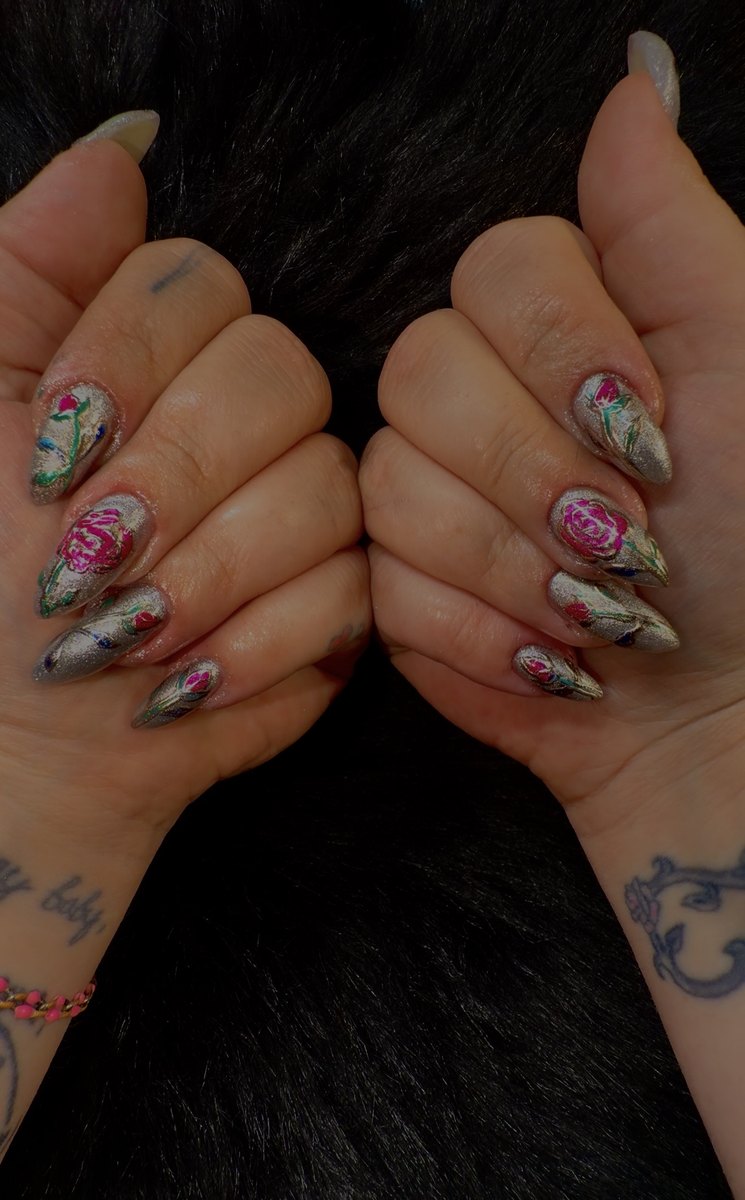 Custom nail design